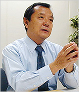 小穴秀明 おあな ひであき 東京都出身 大手電気メーカーで営業を経験。浅草生まれの江戸っ子 趣味は、インストラクタークラスのエアロビクス、バスケ